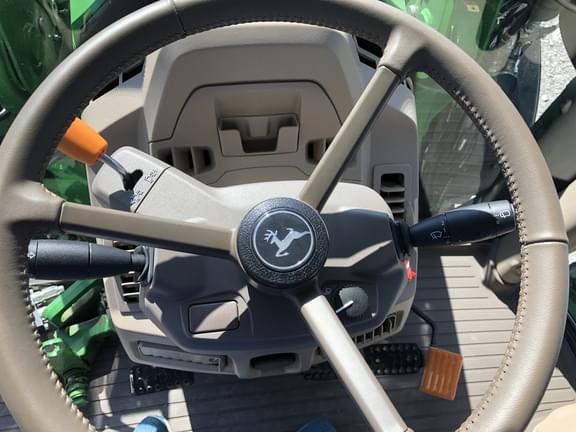 Image of John Deere 6R 195 equipment image 3