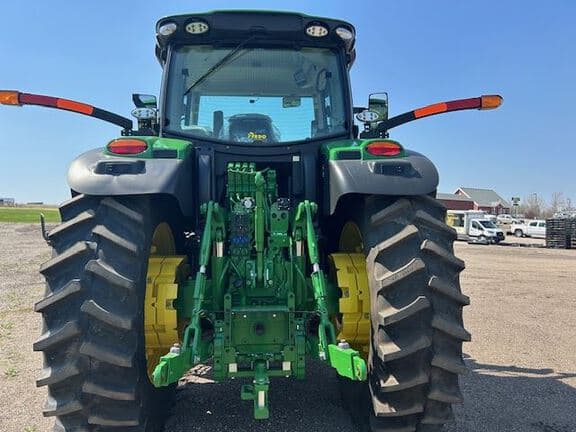 Image of John Deere 6R 195 equipment image 4