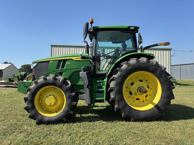 Image of John Deere 6R 195 equipment image 1