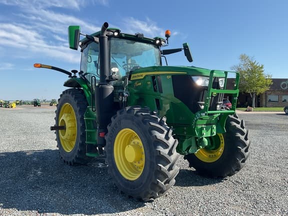 Image of John Deere 6R 195 equipment image 1