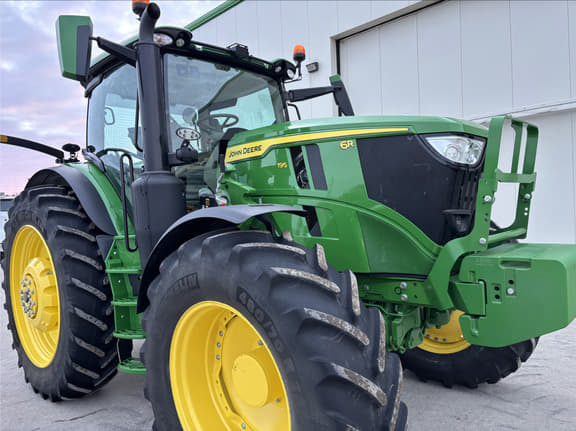 Image of John Deere 6R 195 equipment image 2