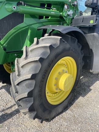 Image of John Deere 6R 215 equipment image 2
