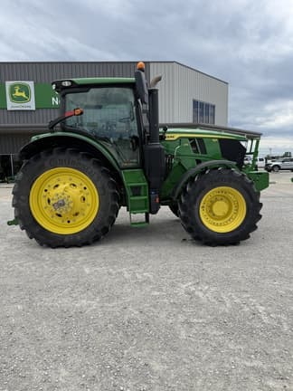Image of John Deere 6R 215 equipment image 4