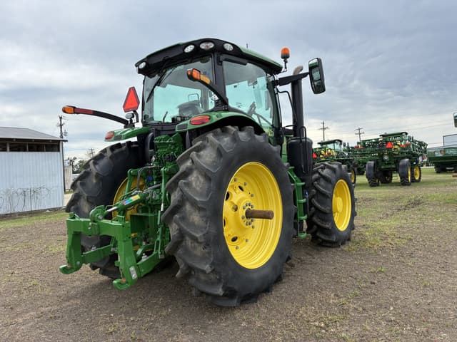 Image of John Deere 6R 215 equipment image 4