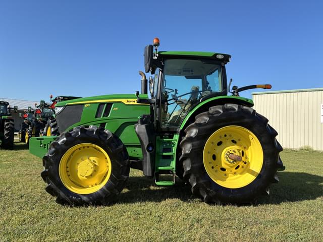 Image of John Deere 6R 215 equipment image 1
