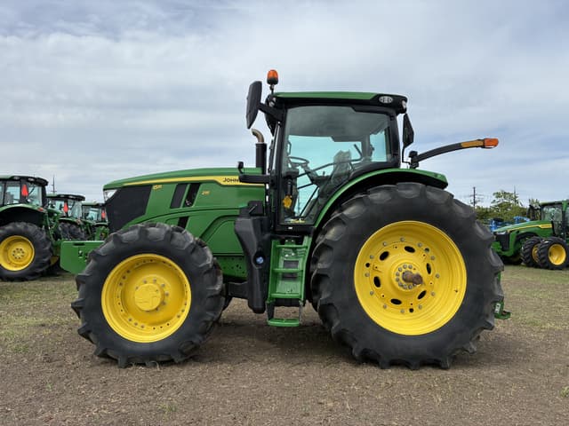 Image of John Deere 6R 215 equipment image 1