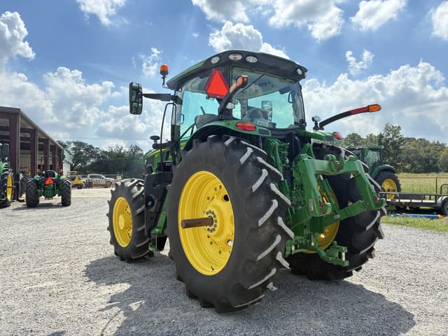 Image of John Deere 6R 215 equipment image 2