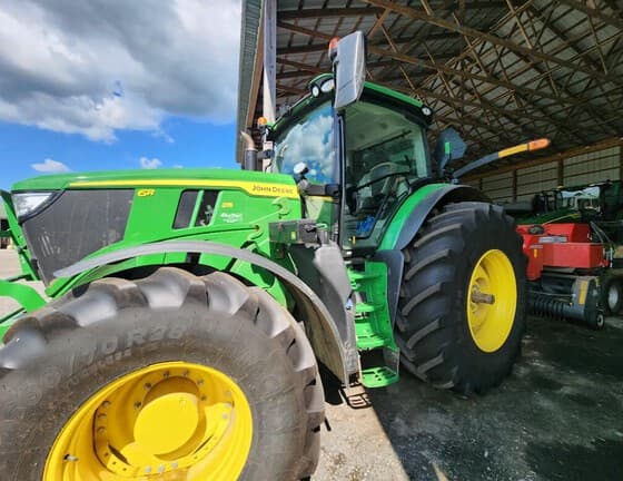 Image of John Deere 6R 215 Primary image