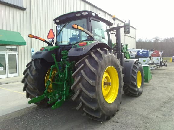 Image of John Deere 6R 215 equipment image 3