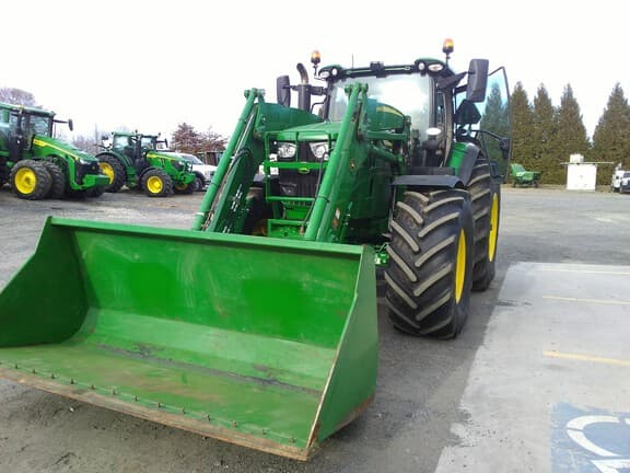 Image of John Deere 6R 215 equipment image 1