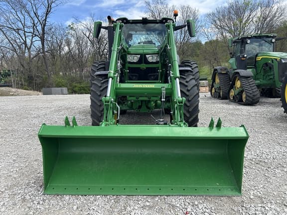 Image of John Deere 6R 215 equipment image 1