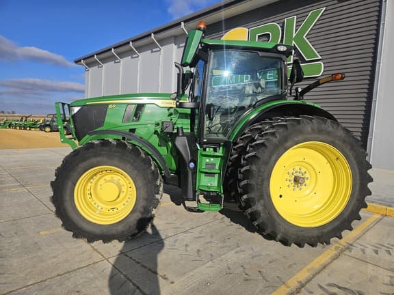 Image of John Deere 6R 215 equipment image 1