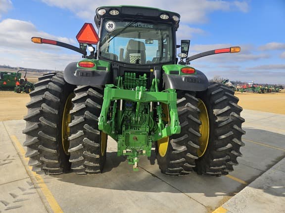 Image of John Deere 6R 215 equipment image 3