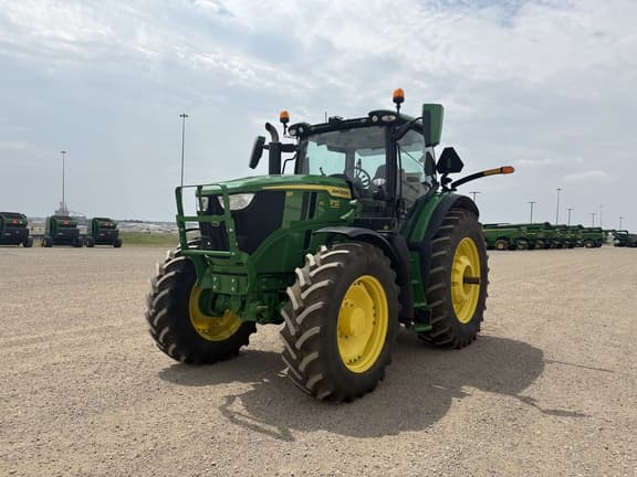 Image of John Deere 6R 215 equipment image 4