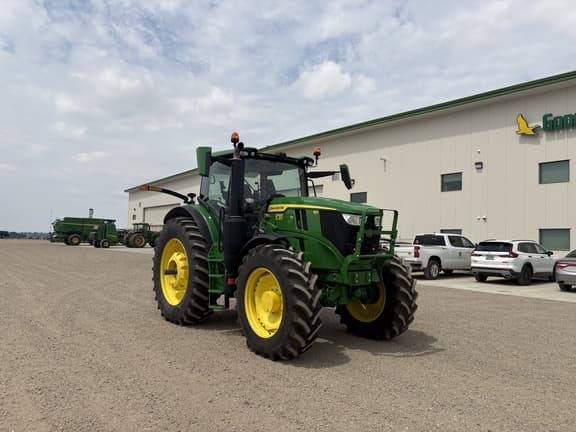Image of John Deere 6R 215 equipment image 3
