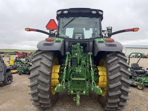 Image of John Deere 6R 215 equipment image 4