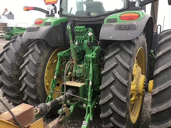 Image of John Deere 6R 215 equipment image 3