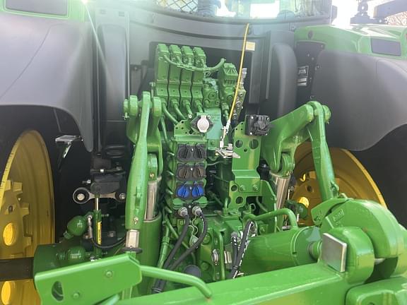 Image of John Deere 6R 215 equipment image 2