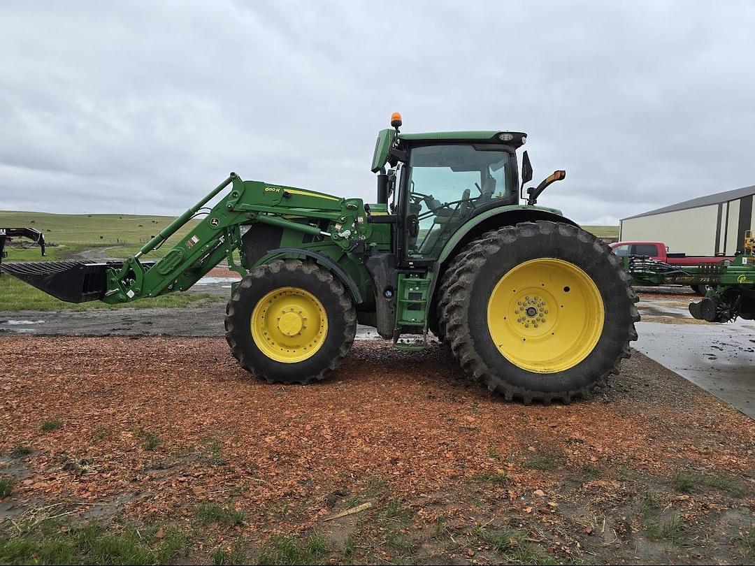 Image of John Deere 6R 215 Image 0