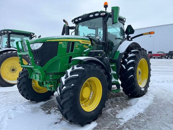Image of John Deere 6R 215 Image 0