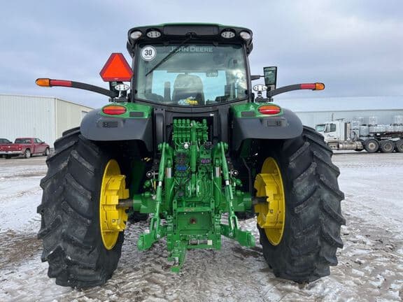 Image of John Deere 6R 215 equipment image 3