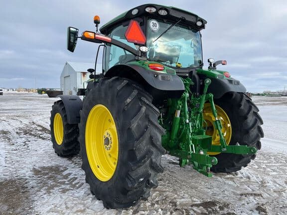 Image of John Deere 6R 215 equipment image 2