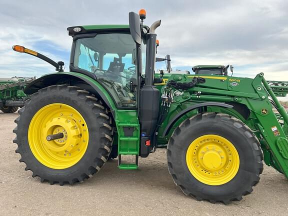 Image of John Deere 6R 215 equipment image 1