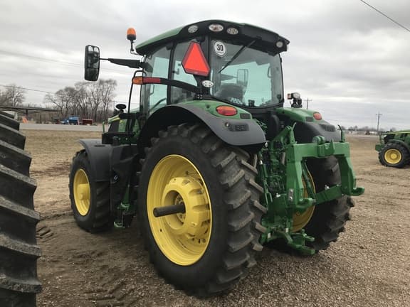 Image of John Deere 6R 215 equipment image 4