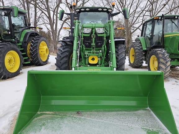 Image of John Deere 6R 215 equipment image 2