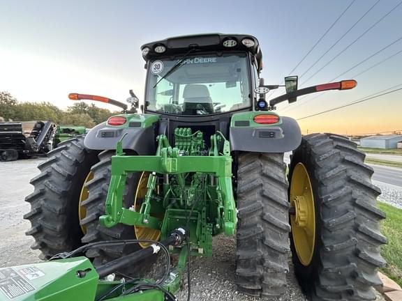Image of John Deere 6R 215 equipment image 4