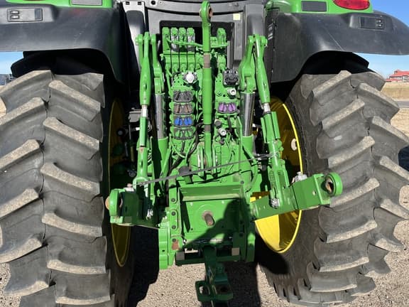 Image of John Deere 6R 215 equipment image 4