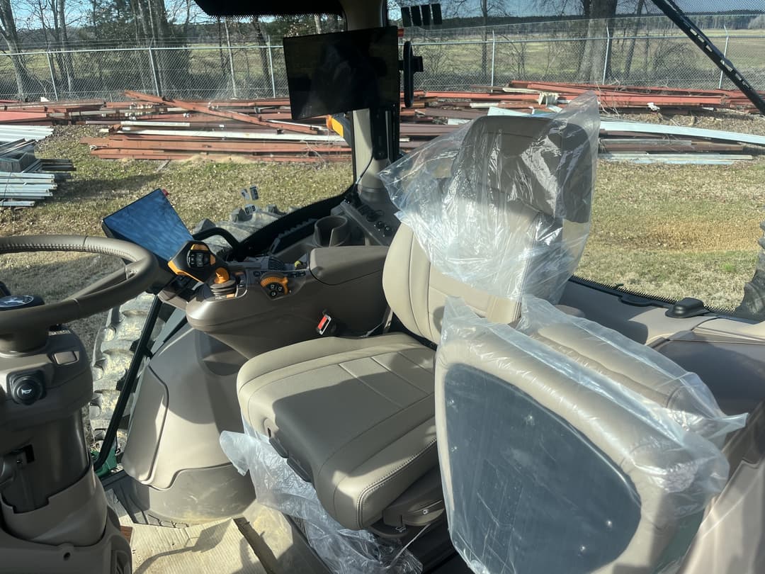 Image of John Deere 6R 215 Image 1