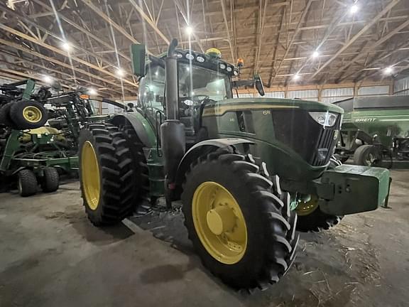 Image of John Deere 6R 215 equipment image 2