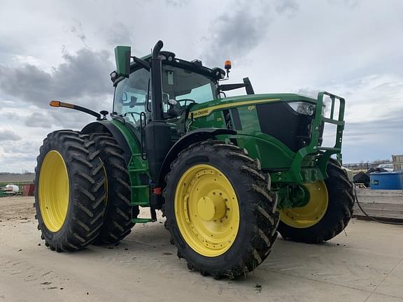 Image of John Deere 6R 215 equipment image 2