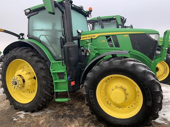 Image of John Deere 6R 215 equipment image 2