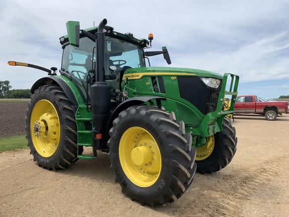 Main image John Deere 6R 215