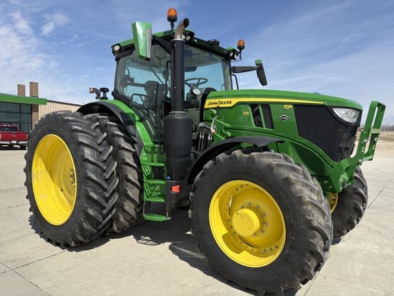 Image of John Deere 6R 215 equipment image 2