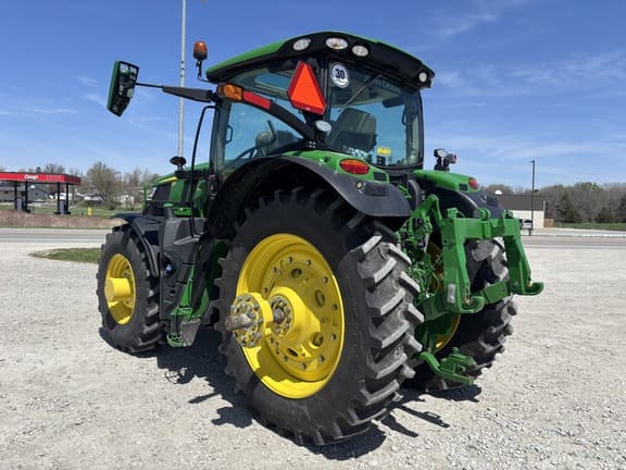 Image of John Deere 6R 215 equipment image 2