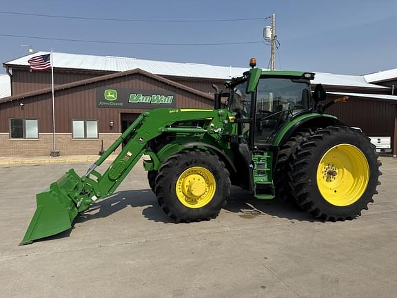 Image of John Deere 6R 215 equipment image 2