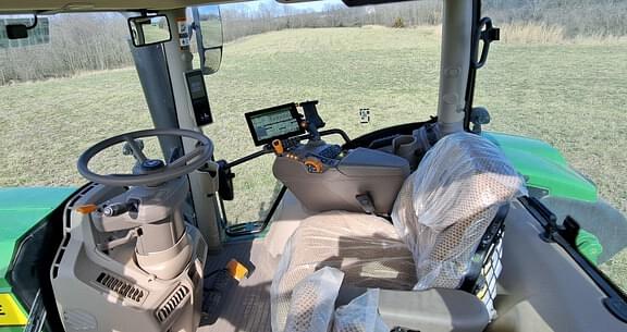 Image of John Deere 6R 215 equipment image 2