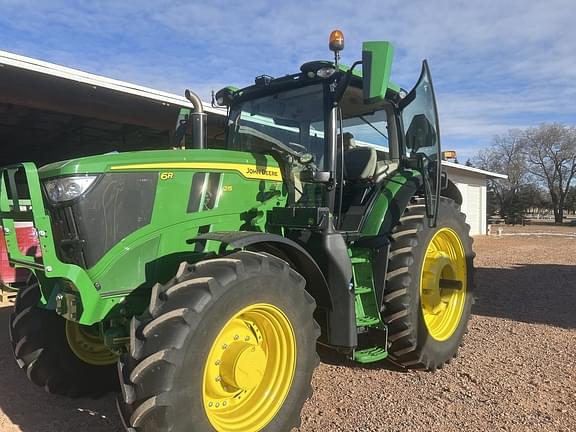 Image of John Deere 6R 215 equipment image 2