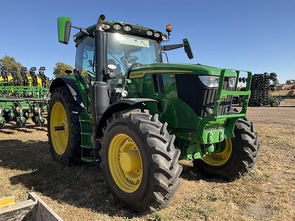 Image of John Deere 6R 215 equipment image 1