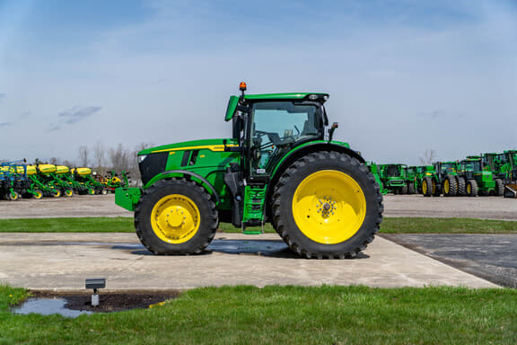 Image of John Deere 6R 215 equipment image 1