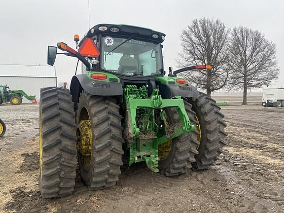 Image of John Deere 6R 215 equipment image 4