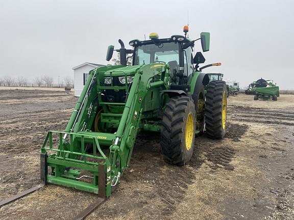 Image of John Deere 6R 215 equipment image 2