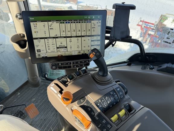 Image of John Deere 6R 215 equipment image 4