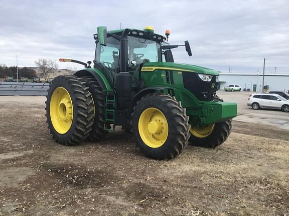 Image of John Deere 6R 230 equipment image 2