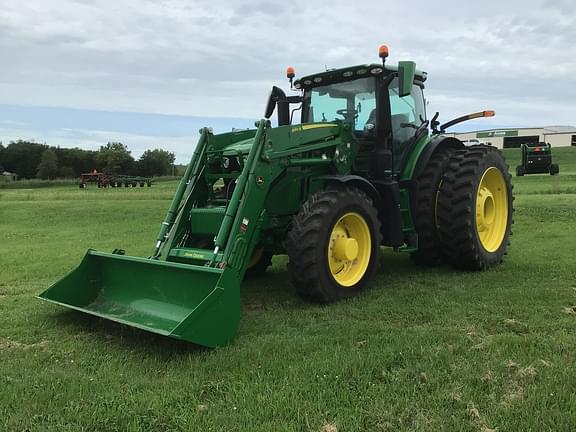 Image of John Deere 6R 230 equipment image 2