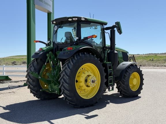 Image of John Deere 6R 230 equipment image 4