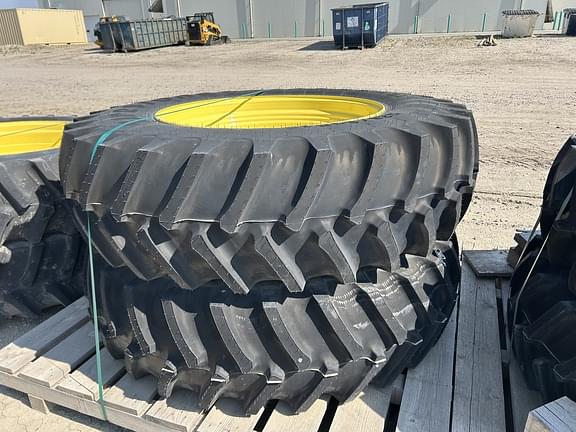 Image of John Deere 6R 230 equipment image 1